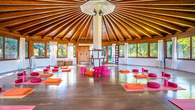 sardinia italy yoga retreat